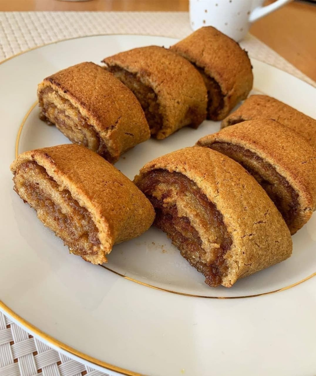 ТЕПЛЫЕ БУЛОЧКИ С КОРИЦЕЙ